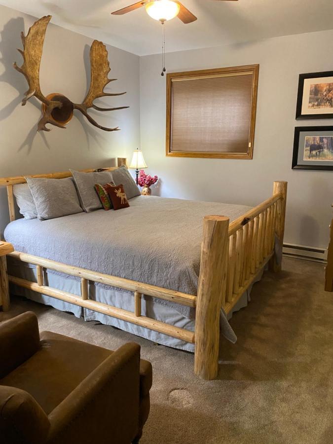 Two Bears Inn Bed & Breakfast Red Lodge Exterior photo