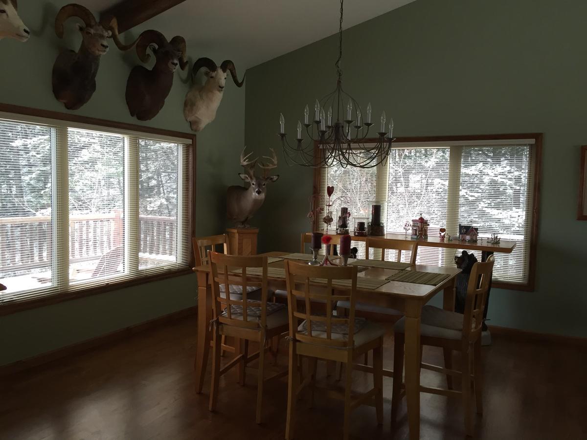 Two Bears Inn Bed & Breakfast Red Lodge Exterior photo